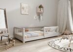 ALFIE Klassisches Kinderbett aus Holz mit runden Sprossen, niedrig