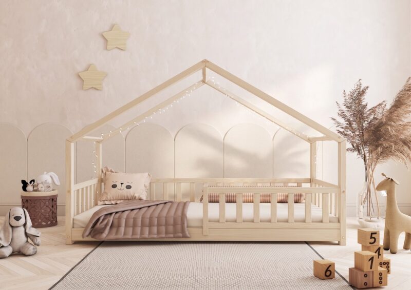 DORMIO Hausbett aus Holz mit rechteckigen Sprossen, niedrig