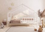 DORMIO Hausbett aus Holz mit rechteckigen Sprossen, hoch